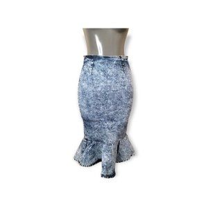 Vibrant M.I.U Women's Blue Denim Comfort Back Zip Summer Skirt Size Small